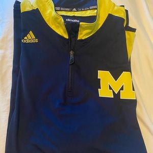 U of M quarter zip pull over